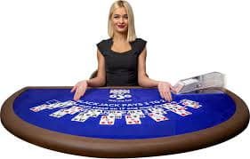 Tampilan tabel pembayaran Microgaming yang detail dengan simbol dan nilai pembayaran